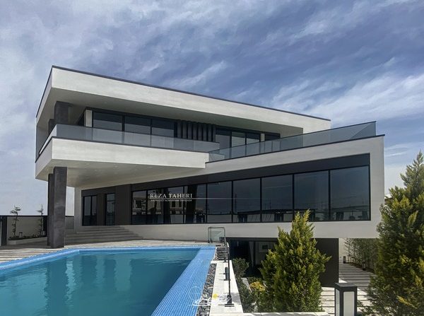 طراحی روف گاردن / طراحی آبنما در محوطه ویلا / طراحی آبنما / آلاچیق / طراحی نما ویلا مدرن / ویلا 1000 / ویلا استخردار / طراحی محوطه / ویلا لاکچری طراحی داخلی مدرن / ویلای کلاسیک